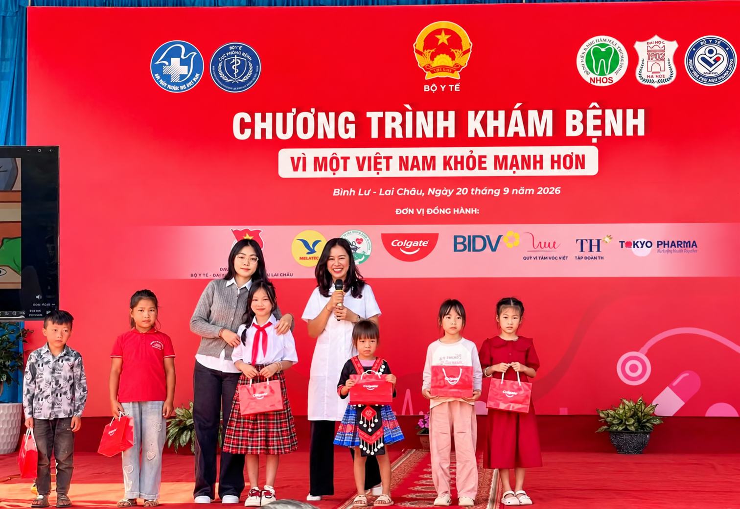 Hoạt động truyền thông về chăm sóc sức khoẻ răng miệng cho các em học sinh